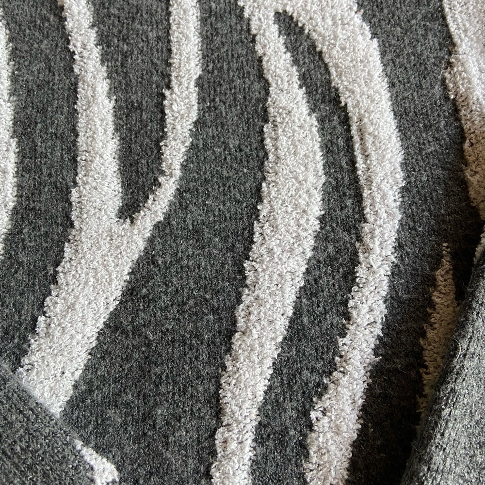 💜MICHAEL STARS patterned sweater - Picture 2 of 6